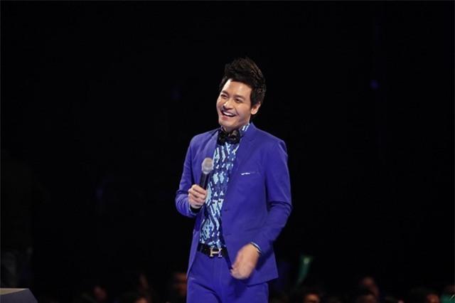 Phan Anh - quy ong sac mau tren san khau hinh anh 3