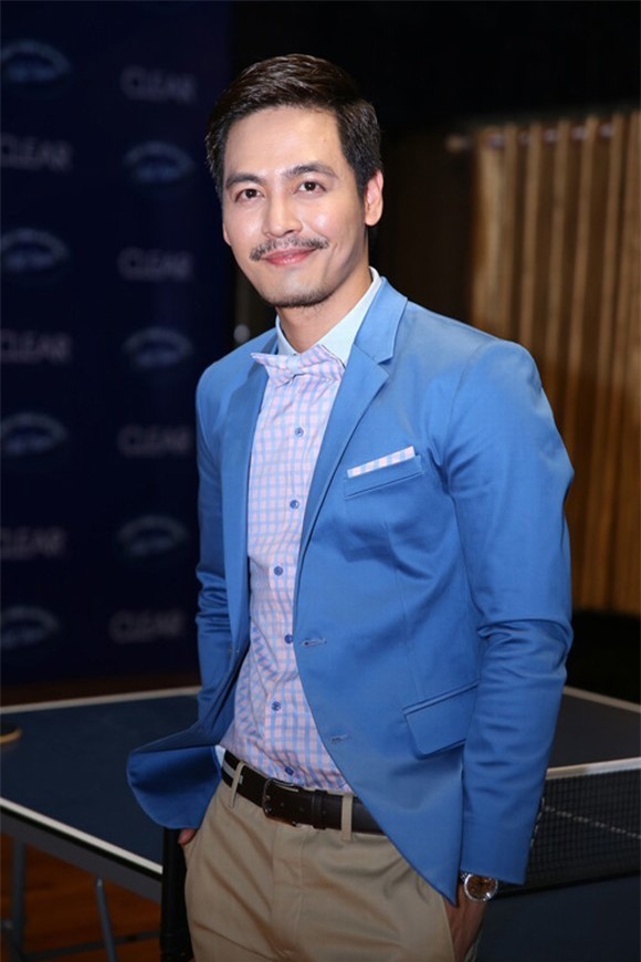 Phan Anh - quy ong sac mau tren san khau hinh anh 5