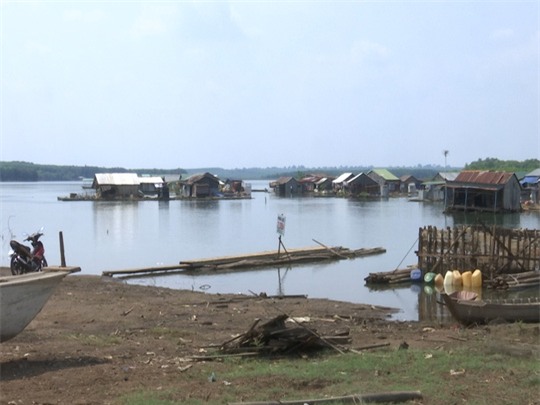 tan tiec chia tay, nu sinh lop 12 chet duoi - 1