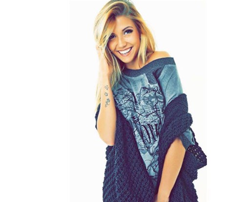 can canh ve dep ban gai hoa hau cua “sao” atletico madrid hinh anh 10