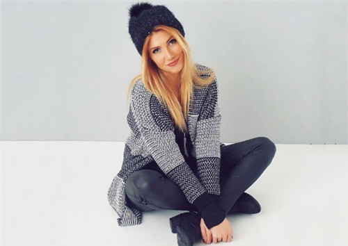 can canh ve dep ban gai hoa hau cua “sao” atletico madrid hinh anh 5