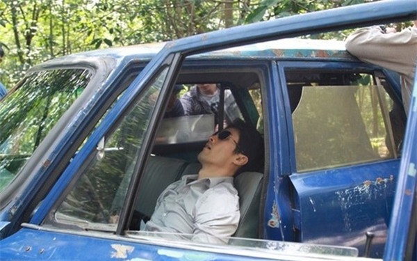 Cái giá phải trả của nghệ sĩ sau cát-xê bạc tỷ