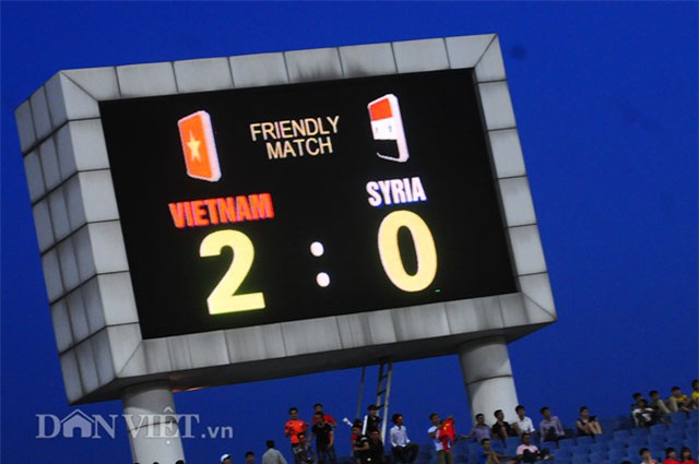 nhung khung hinh an tuong tran dt viet nam thang syria 2-0 hinh anh 10