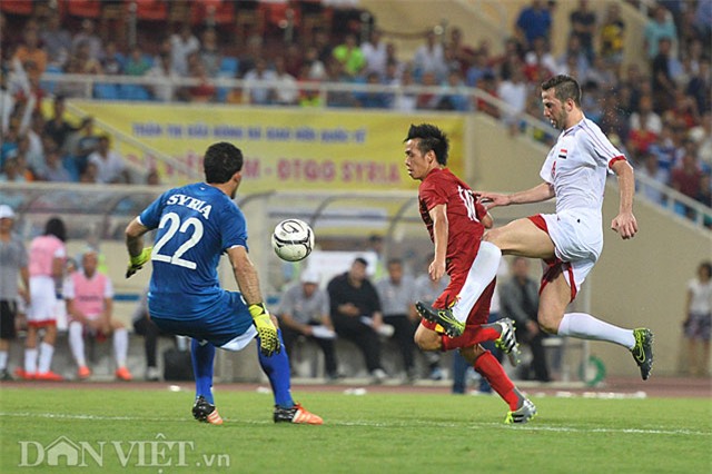 nhung khung hinh an tuong tran dt viet nam thang syria 2-0 hinh anh 6