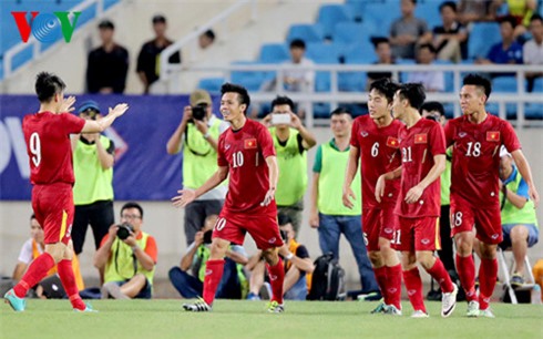 du am viet nam 2-0 syria: thang dep nhung van lo hinh 0