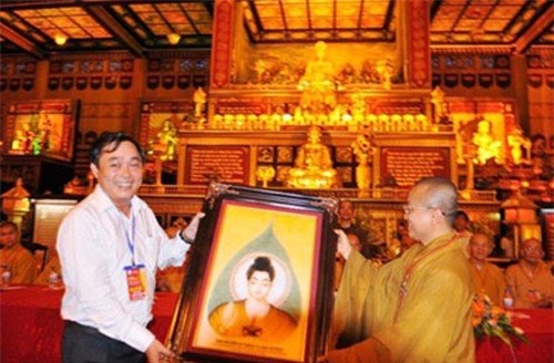 Đại gia xây chùa, chùa bái đính, đại tượng phật, phật giáo, công đức xây chùa, Trầm Bê, đại gia Xuân Trường, tập đoàn Nam Cường, Huỳnh Uy Dũng