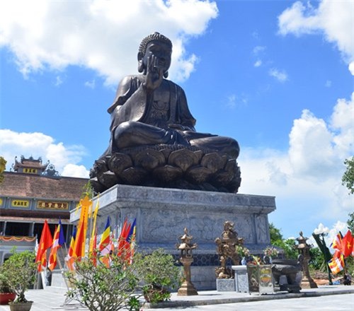 Đại gia xây chùa, chùa bái đính, đại tượng phật, phật giáo, công đức xây chùa, Trầm Bê, đại gia Xuân Trường, tập đoàn Nam Cường, Huỳnh Uy Dũng