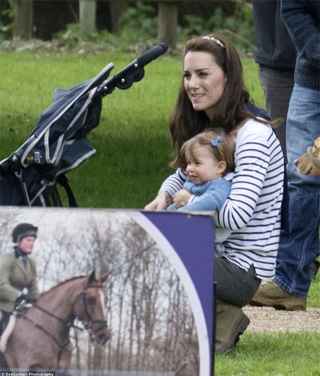 Hoàng tử nhí nước Anh lớn như thổi trong lần xuất hiện mới nhất - Ảnh 3.