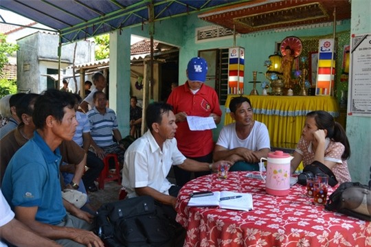 Đến 1 giờ sáng, người nhà nạn nhân mới đưa bé trai về lo hậu sự