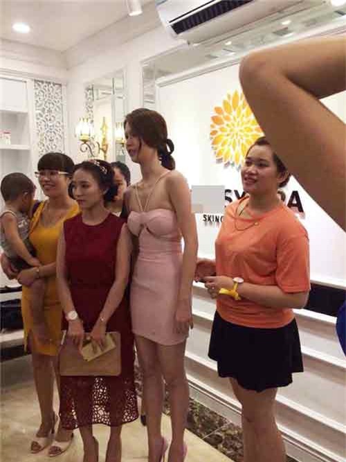 ngoc trinh, nu hoang noi y, vong eo 56