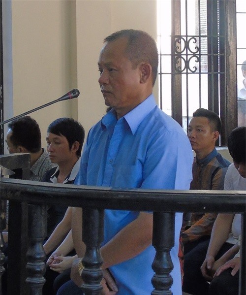 Con gái Minh Sâm nức nở xin tòa giảm tội cho bố - Ảnh 2.