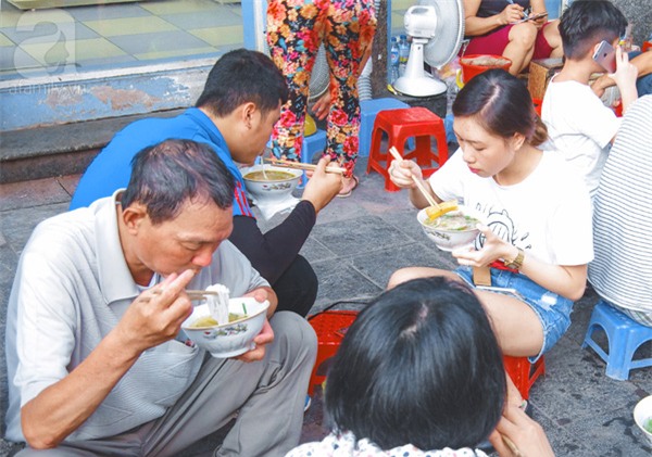 phở hàng trống