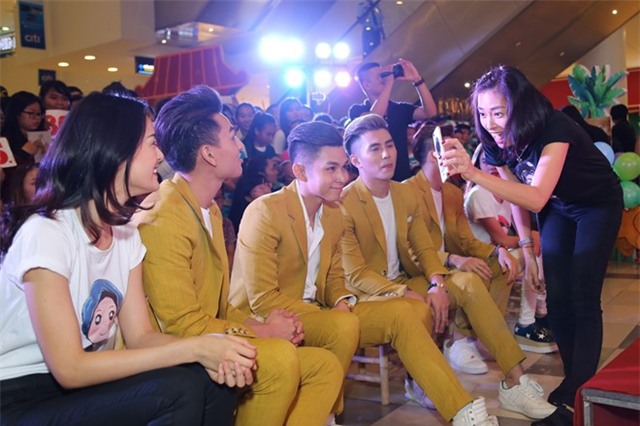 Ha Vi, Ngo Thanh Van quay tung trong le hoi 1/6 hinh anh 5