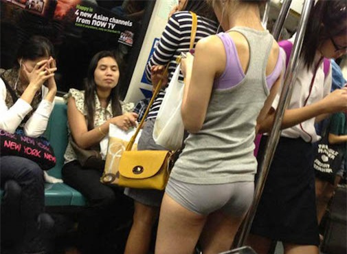 mặc cũng như không