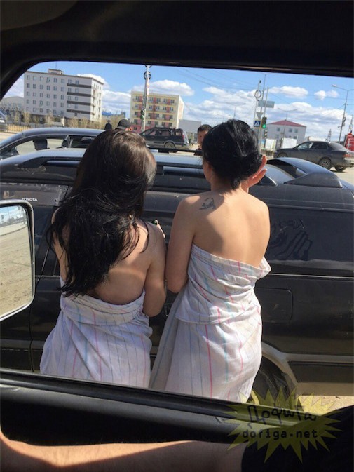 `mặc cũng như không