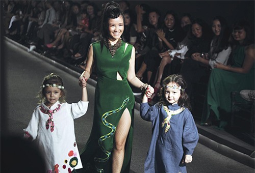 Sao Việt rộ mốt mang con lên sàn diễn thời trang - 4