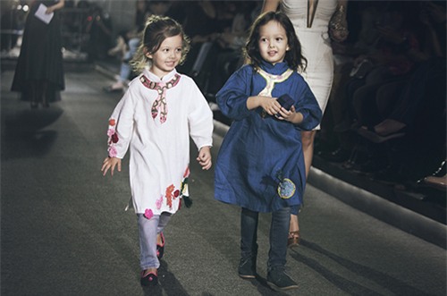 Sao Việt rộ mốt mang con lên sàn diễn thời trang - 6