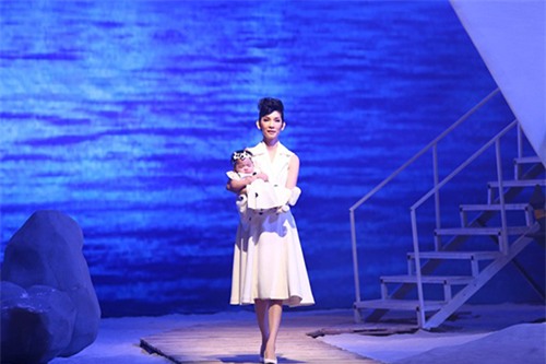 Sao Việt rộ mốt mang con lên sàn diễn thời trang - 10