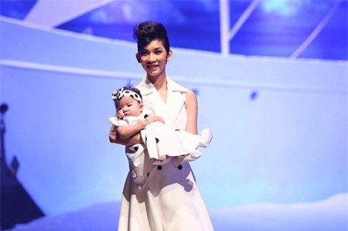 Sao Việt rộ mốt mang con lên sàn diễn thời trang - 12