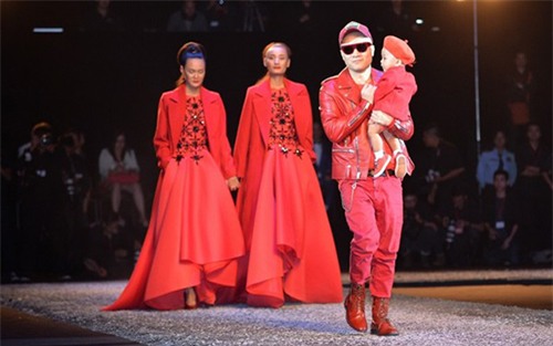 Sao Việt rộ mốt mang con lên sàn diễn thời trang - 15