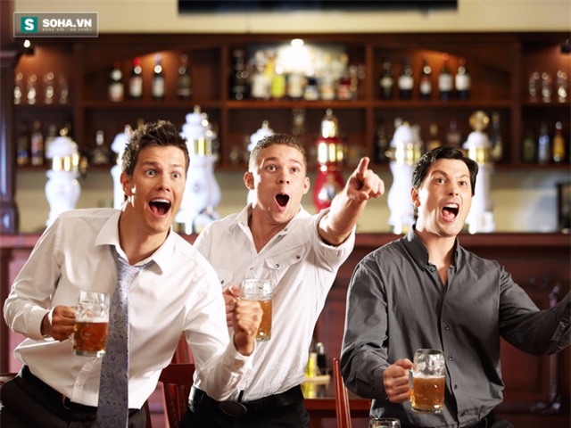 Ngoại tình và trai gọi lên ngôi mùa EURO - Ảnh 1.