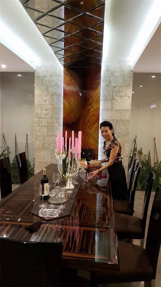 Cuộc sống giản dị trong biệt thự tiền tỷ của gia đình Hồ Ngọc Hà - Ảnh 2.