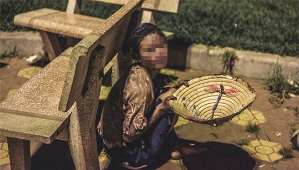 Bạn nghĩ gì về ảnh kỷ yếu kiểu... ăn xin?