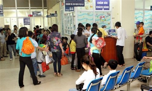 phai lam gi de tre khong phai nhap vien khi nang nong? - 1