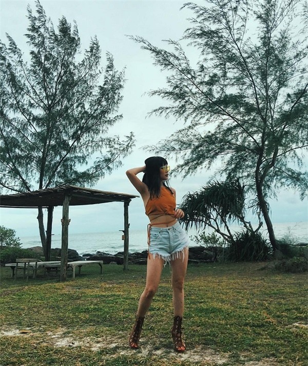 Muôn kiểu croptop giải nhiệt nắng hè