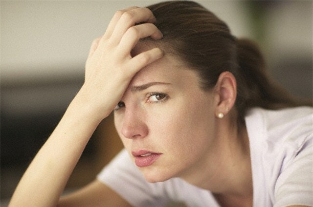 karaoke, khoản tiền lạ, hóa đơn, vợ chồng, tay vịn