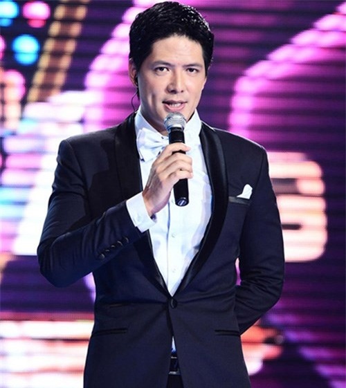 Lấy bệ phóng là thành công trong sự nghiệp diễn xuất và người mẫu, Bình Minh tiếp tục thử sức ở lĩnh vực MC. Là người dẫn chương trình cho các gameshow ăn khách như Chung sức, Thử tài thách trí… tuy nhiên anh chưa thực sự tạo dấu ấn mạnh mẽ.