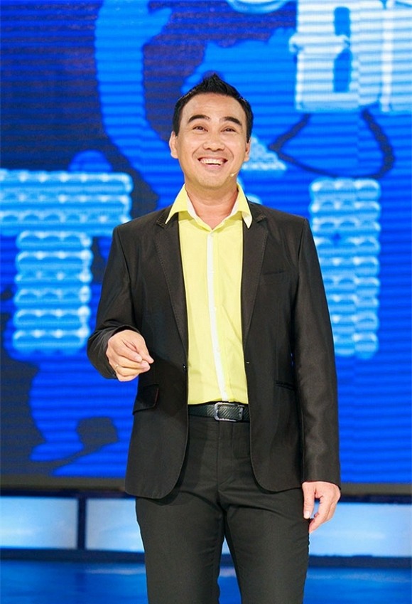 Những gameshow được Quyền Linh cầm mic như Tam sao thất bản, Ai là ai, Lục lạc vàng,… đều là các chương trình nổi tiếng và có tỉ suất người xem không hề thấp.