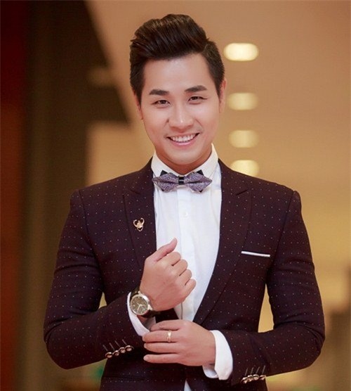 Ngón nghề “tay trái” bất ngờ đem tới nhiều thành công giúp Nguyên Khang tỏa sáng trong làng giải trí.