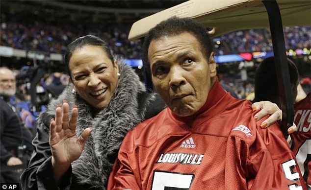 Huyền thoại quyền Anh Muhammad Ali qua đời ở tuổi 74 - Ảnh 1.