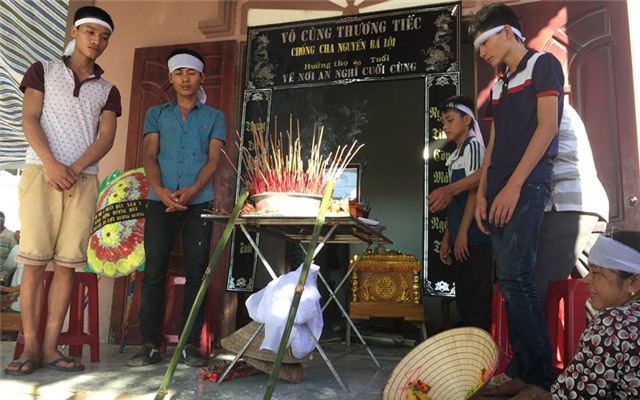 nổ xe khách, nổ xe khách tại lào