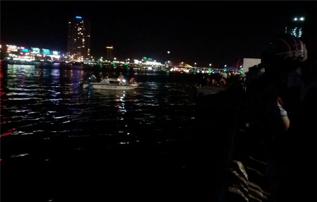 chìm tàu, du lịch, sông hàn, đà nẵng,