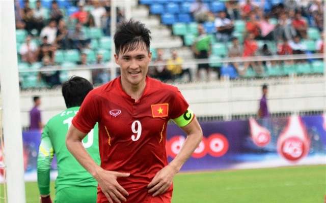 Công Vinh ngoài 30 tuổi nhưng vẫn là chân sút tốt nhất của tuyển Việt Nam hiện tại. 