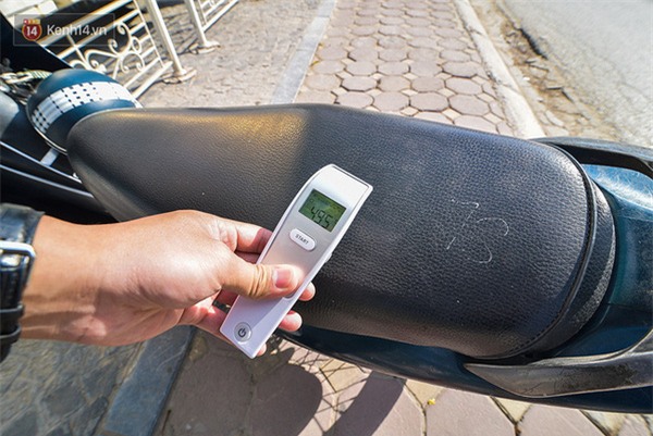 Dân mạng thi nhau làm thí nghiệm thử sức nóng khủng khiếp của Hà Nội