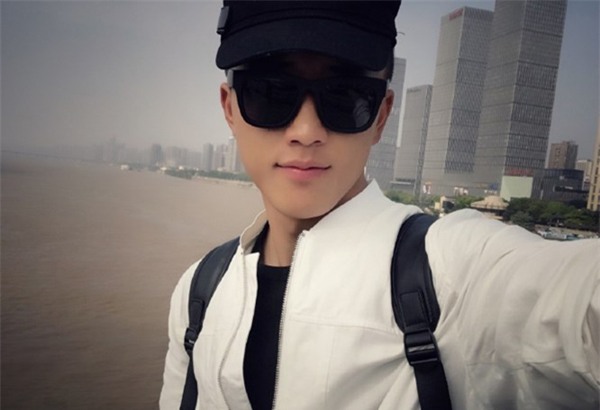 Soái ca quân nhân phiên bản Trung Quốc được khen đẹp trai hơn cả Song Joong Ki - Ảnh 3.
