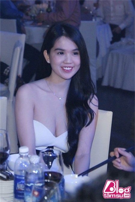 vong 1 ngoc trinh blogtamsuvn (12)