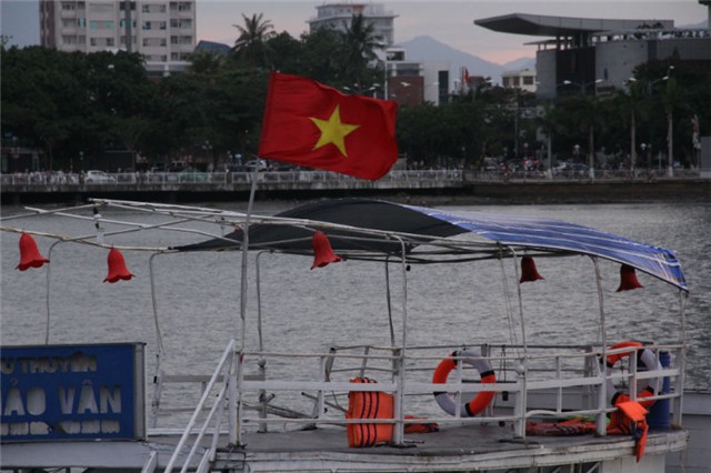 chìm tàu sông Hàn, neo bên sông Hàn, Đà Nẵng