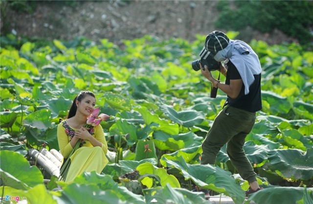 Gioi tre Ha thanh doi nang tao dang voi sen mat mua hinh anh 8