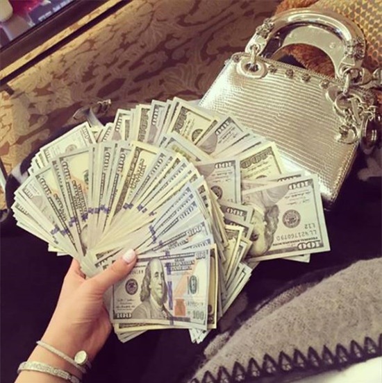 Siêu xe, đồ hiệu... cái gì cũng có, giờ phải nuôi hổ mới sang - Ảnh 3.