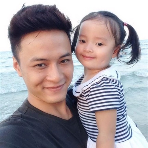 Chân dung bé gái hot nhất của "Bố ơi mình đi đâu thế" - 6