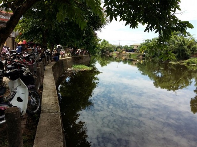 Cuu nhau, 5 anh em ho cung duoi nuoc hinh anh 1