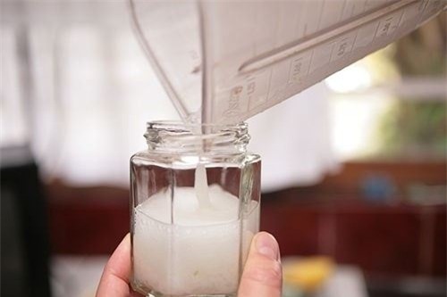 Tóc rụng cả nắm tay cũng hết nhờ gội đầu bằng lá nha đam