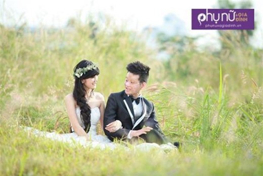 Sau hai năm kết hôn, cặp chồng xấu - vợ xinh nổi tiếng mạng giờ ra sao?