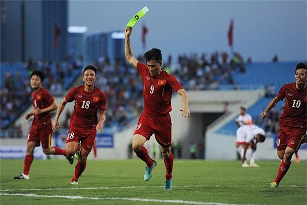 Lê Công Vinh: Tôi muốn tặng chức vô địch cho Thủy Tiên và Bánh gạo - Ảnh 2.
