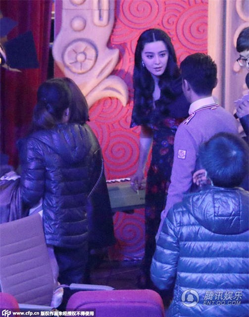 Muôn chuyện chào hỏi của Showbiz Châu Á: Bị chỉ trích hay phớt lờ không còn là chuyện lạ! - Ảnh 1.