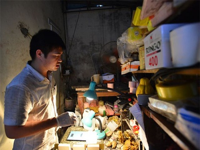 bán báo, du học, nhận lương, ngàn đô, Việt Nam, Phạm Đình Chiến, học bổng, sinh viên